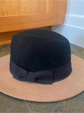 CHICO’S Two-Tone Wool Felt Bow Fedora - Black Crown, Tan Brim great shape!